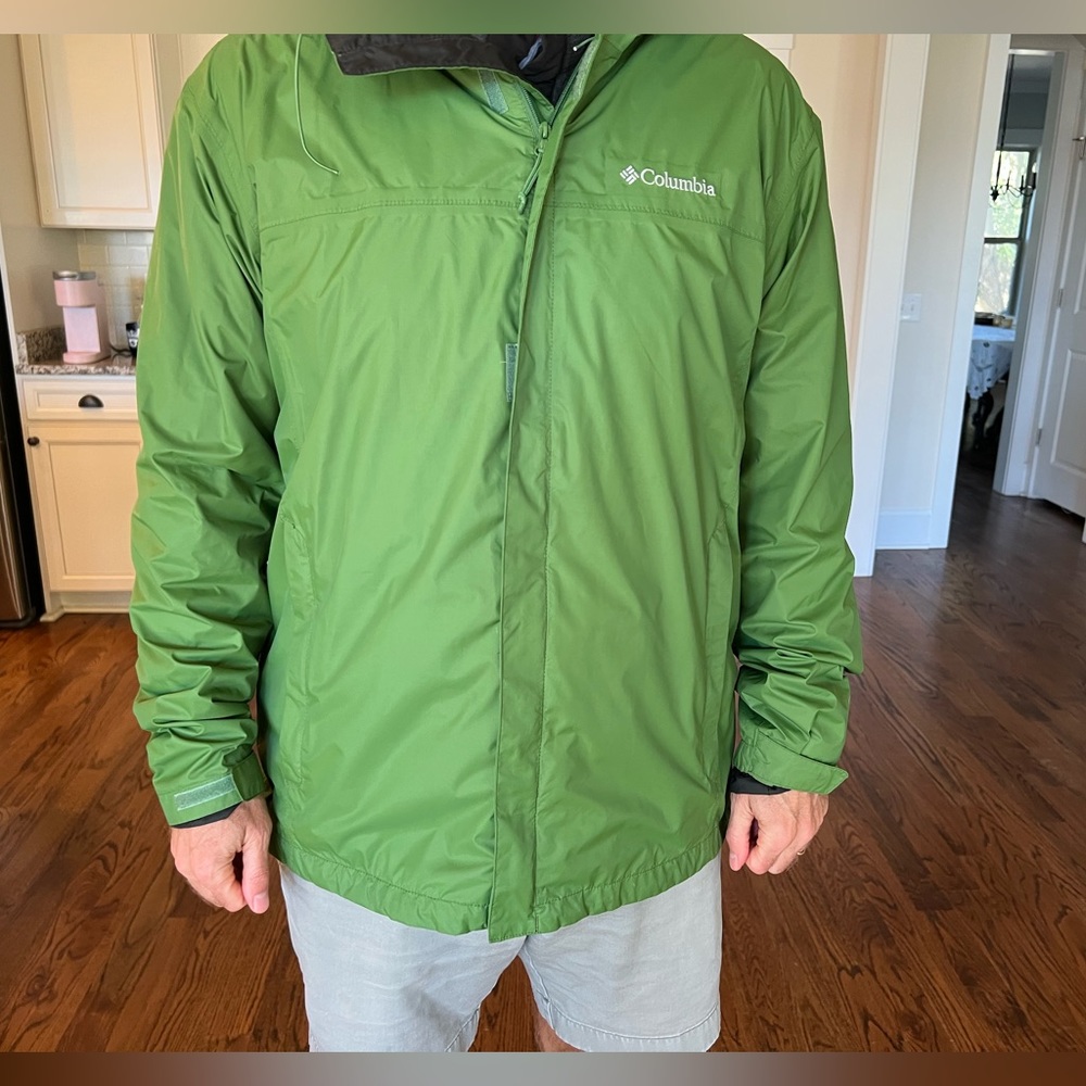 Columbia Large green Omni -Tech waterproof breathable hooded jacket mesh lining